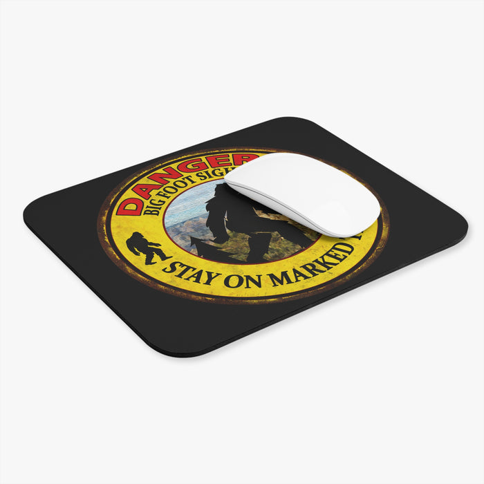 Vintage Rusty Big Foot Sighted Sign - Mouse Pad (Rectangle)